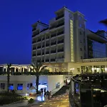& River & 度假村 锡德