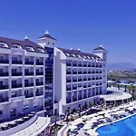 度假村 & River & 5*