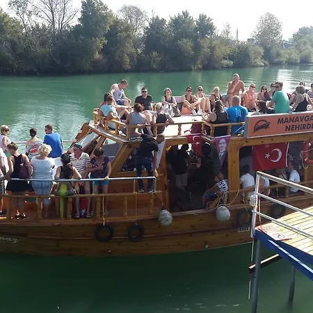 Station touristique & River &