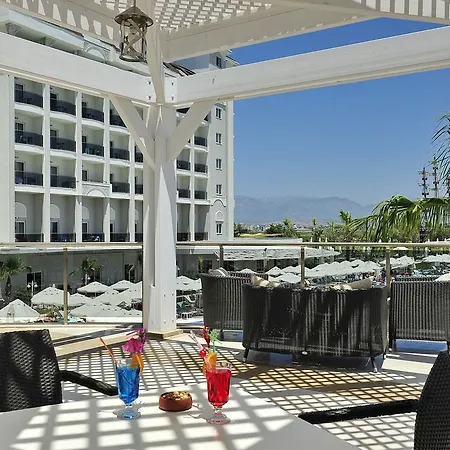 Resort & River & 5*