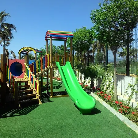 אתר נופש & River &