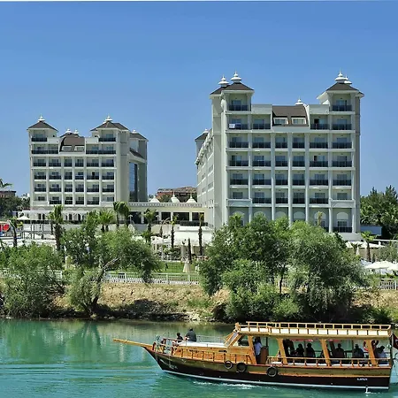 & River & אתר נופש