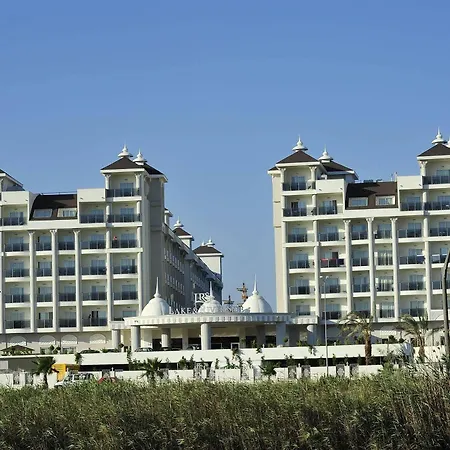 & River & אתר נופש