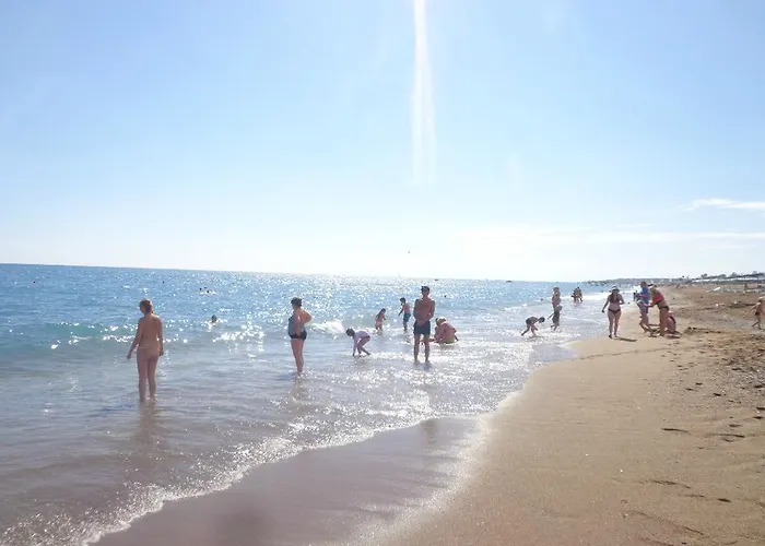 Rezort & River & Side