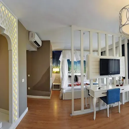 & River & Курортный комплекс 5*