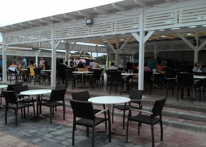 Semesteranläggning (resort) & River & Side